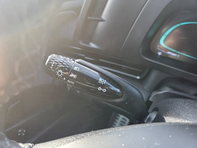 Used 2025 Hyundai Elantra Sport image 14