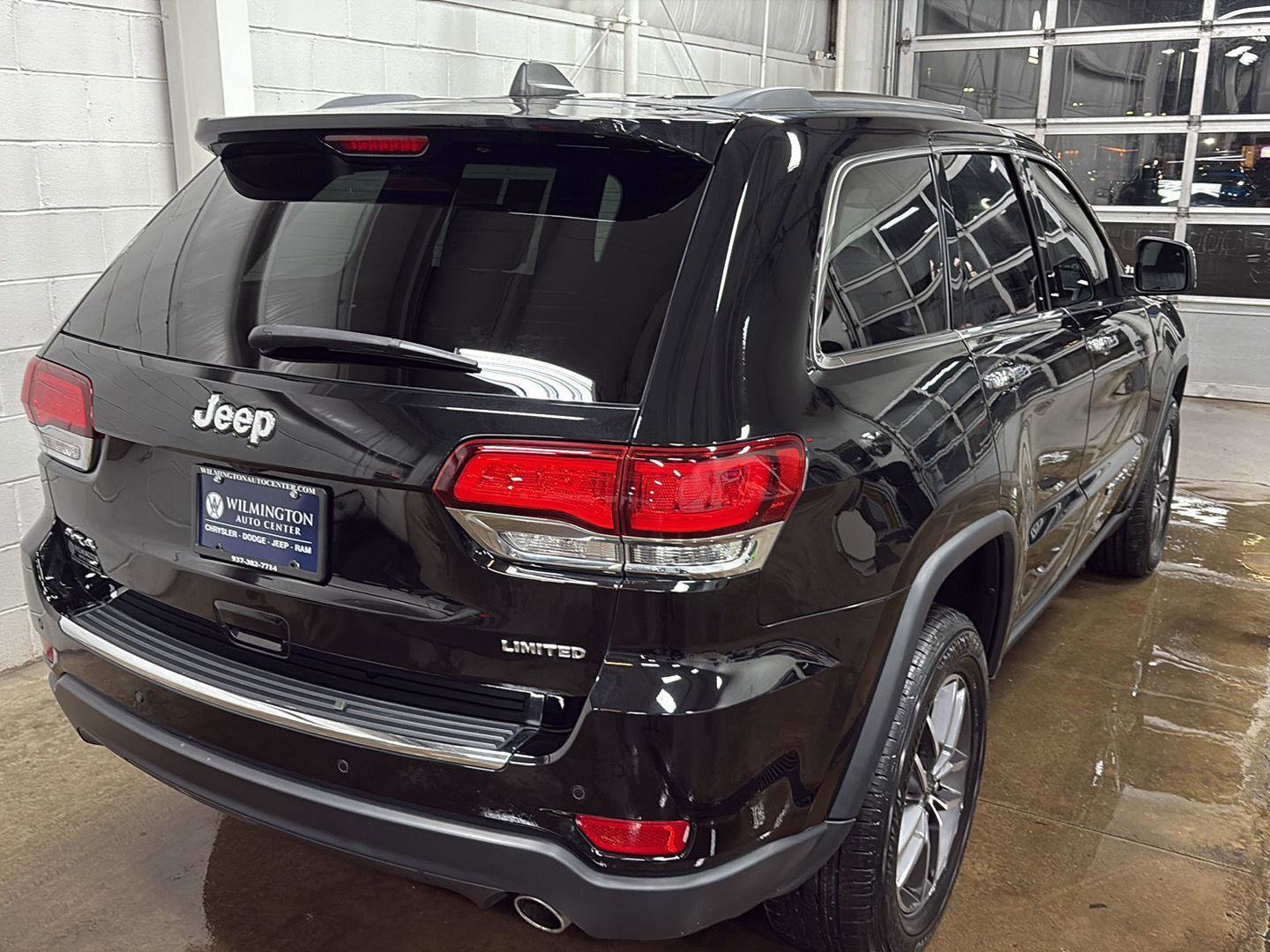 Used 2022 Jeep Grand Cherokee Limited AWD/4WD image 3