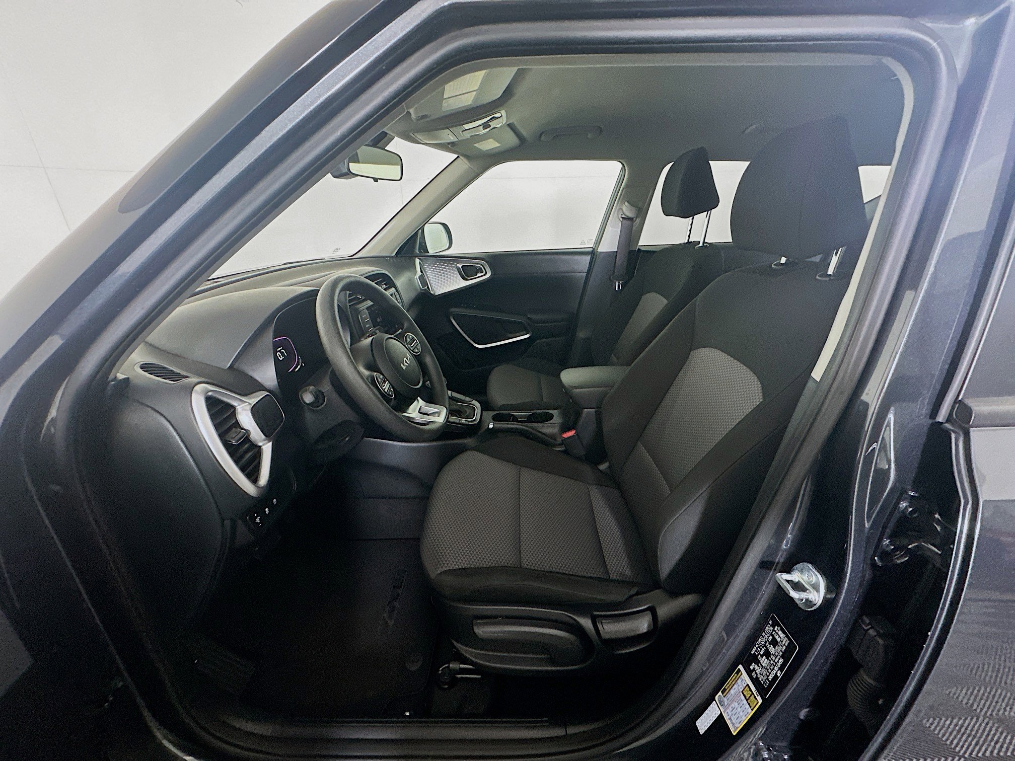 Used 2025 Kia Soul LX w/ LX Technology Package image 13