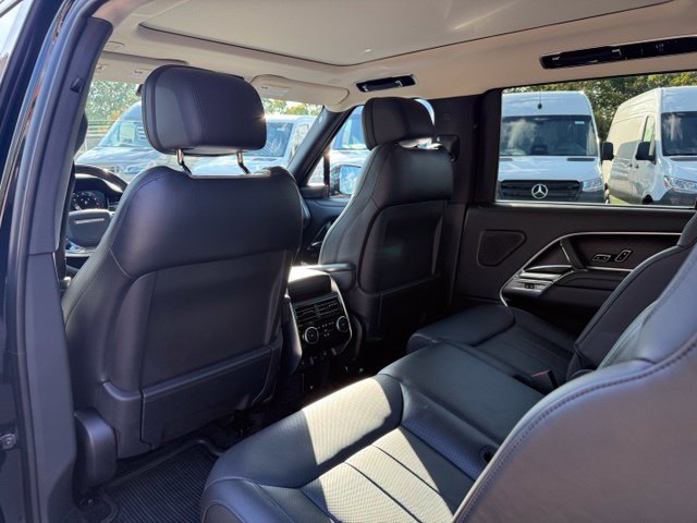 Used 2025 Land Rover Range Rover Long Wheelbase SE AWD/4WD image 15