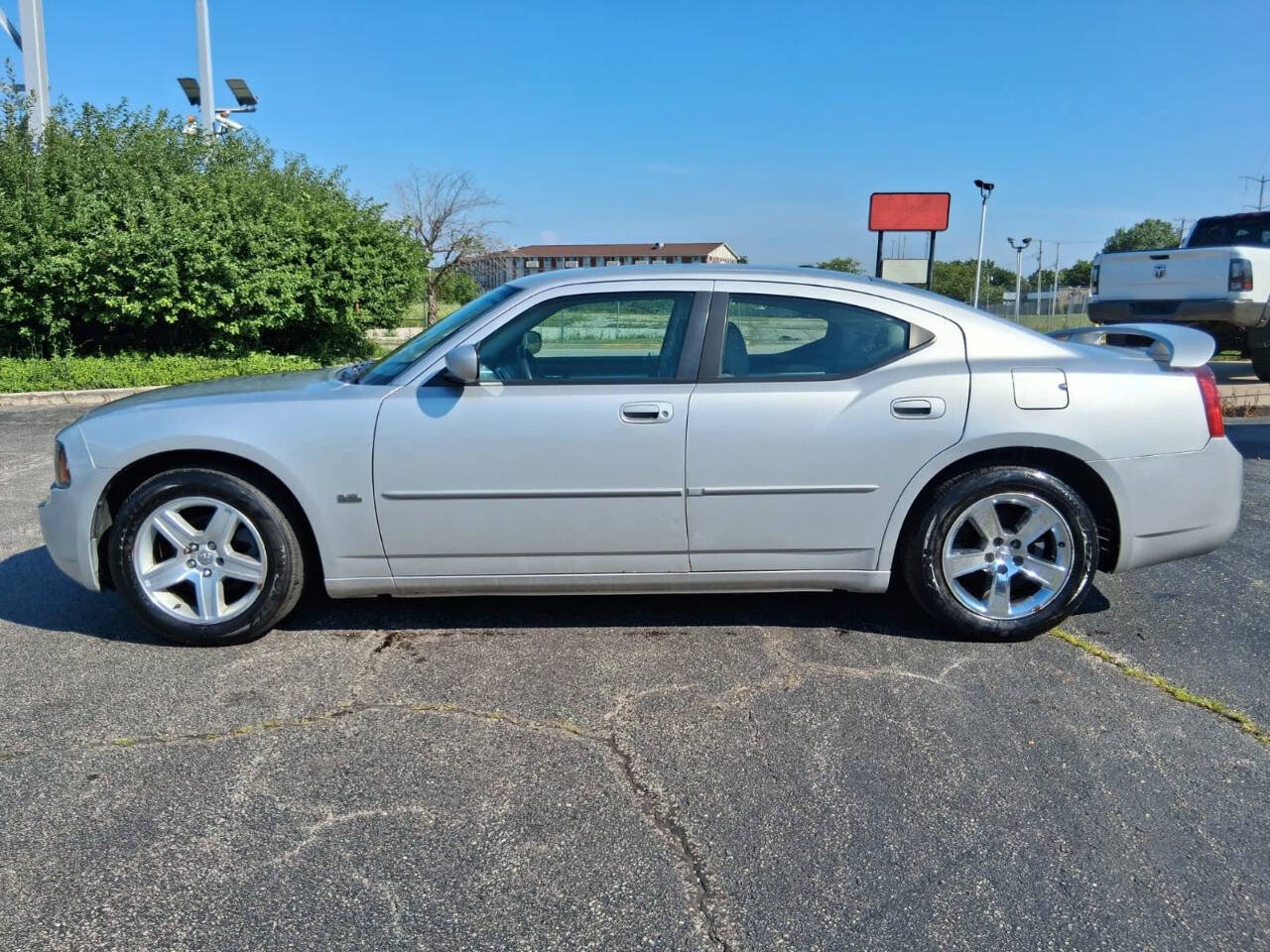 Used 2010 Dodge Charger Rallye RWD image 4