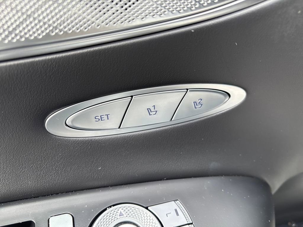 Used 2025 Genesis GV70 2.5T Select w/ Select Package image 17