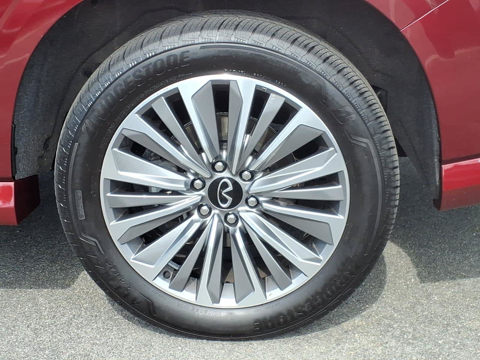 Certified 2025 INFINITI QX80 Sensory AWD/4WD image 9