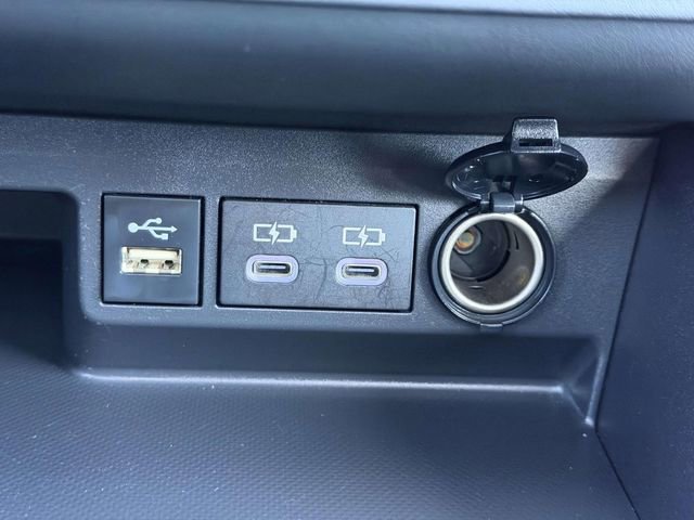 Used 2023 Toyota Highlander XLE image 33