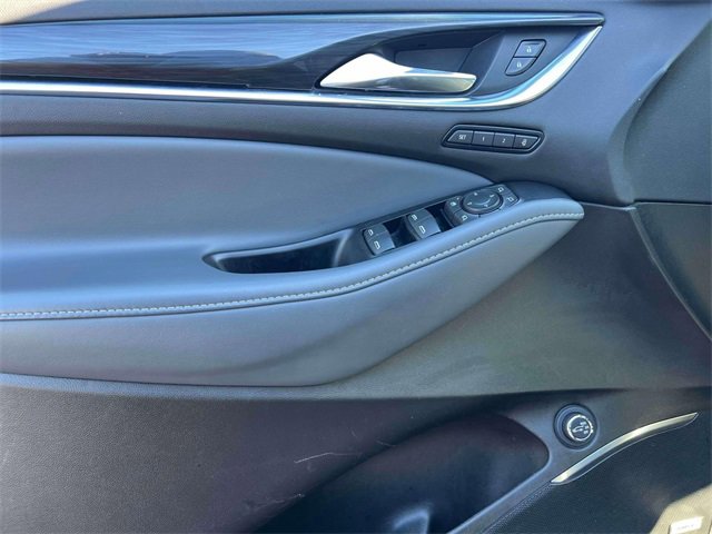 Used 2024 Buick Enclave Premium image 18