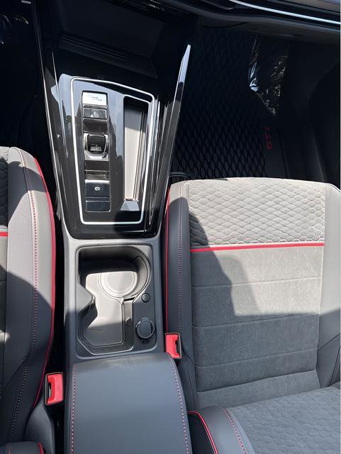 New 2025 Volkswagen GTI SE image 16