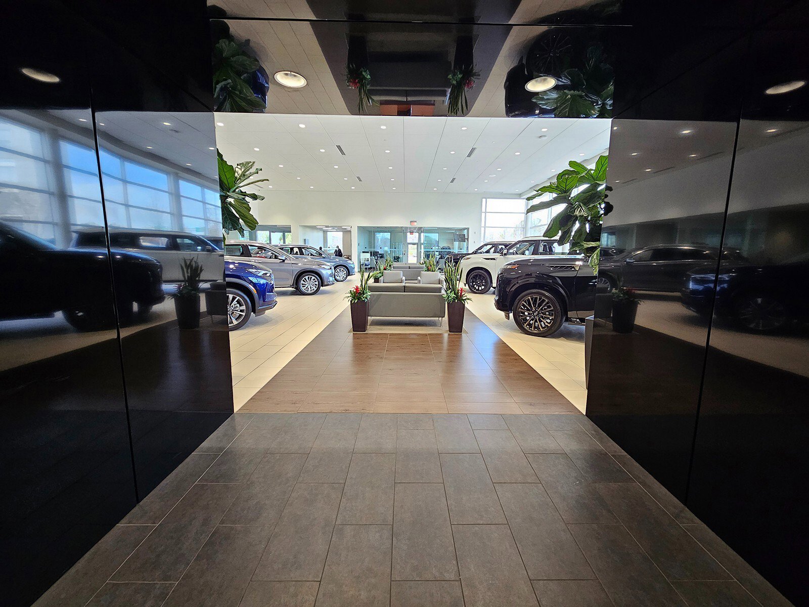 Used 2019 INFINITI QX80 Luxe image 27