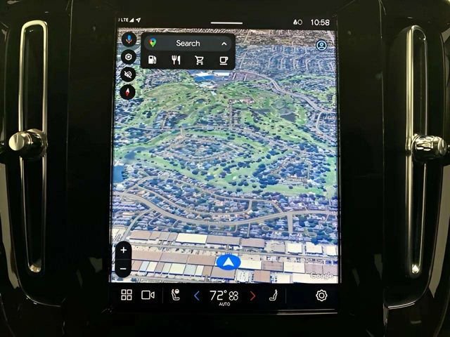 Used 2025 Volvo XC40 B5 Core image 15