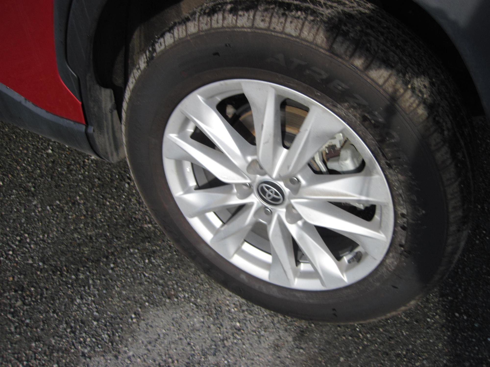 Used 2023 Toyota Corolla Cross LE w/ Moonroof Package image 9