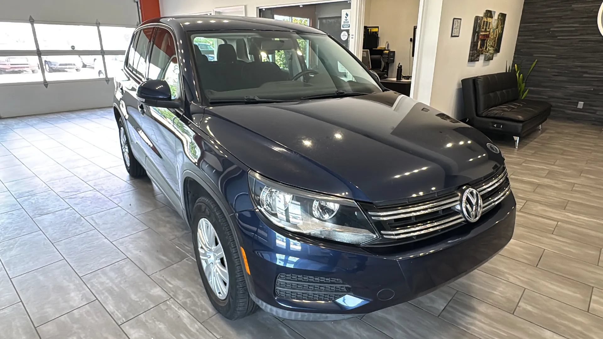 Used 2013 Volkswagen Tiguan S FWD image 3