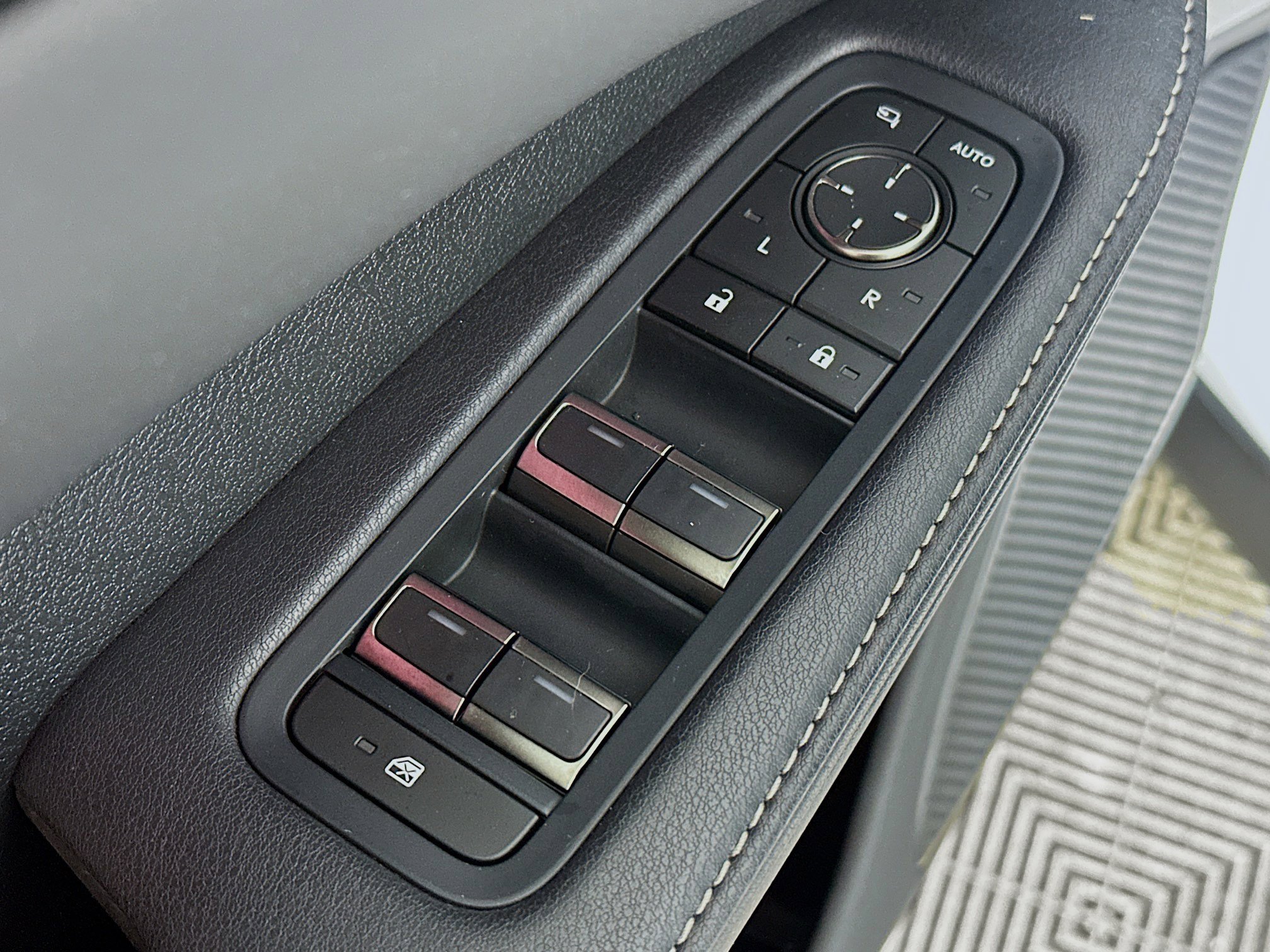 Certified 2023 Lexus RX 350 AWD w/ Accessory Package image 17