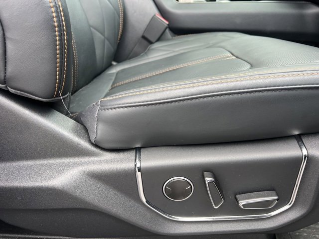 Used 2023 Ford Expedition Platinum image 12