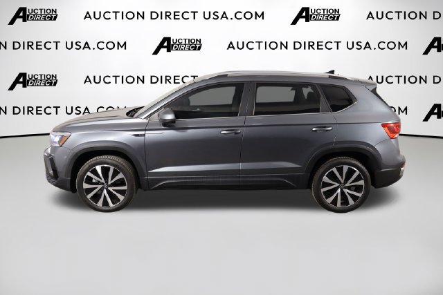 Used 2023 Volkswagen Taos SE FWD image 5