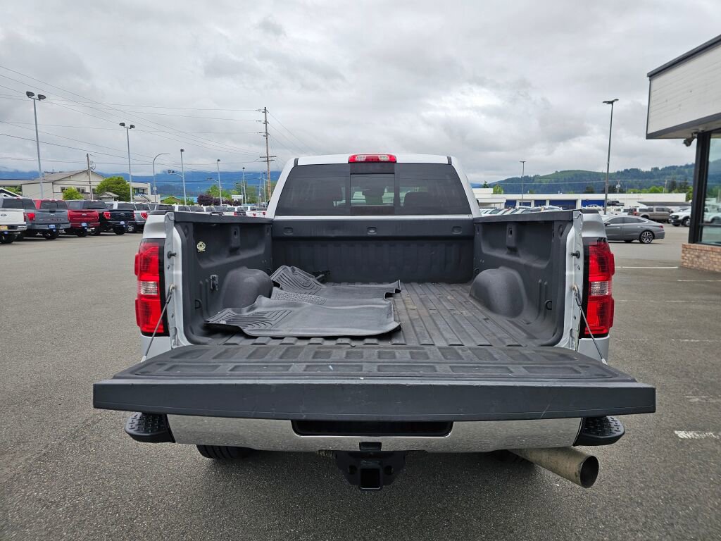 Used 2015 GMC Sierra 2500 SLT w/ Duramax Plus Package AWD/4WD image 10