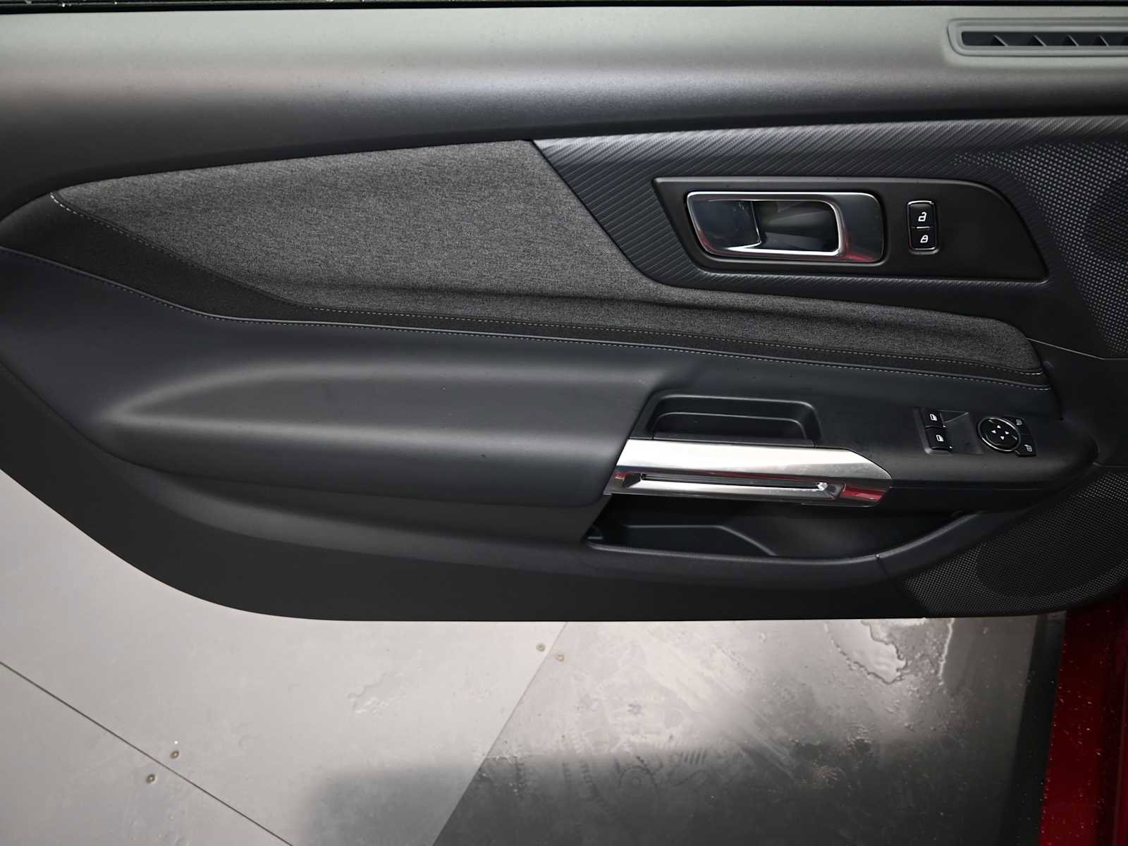 Used 2025 Ford Mustang Coupe image 12