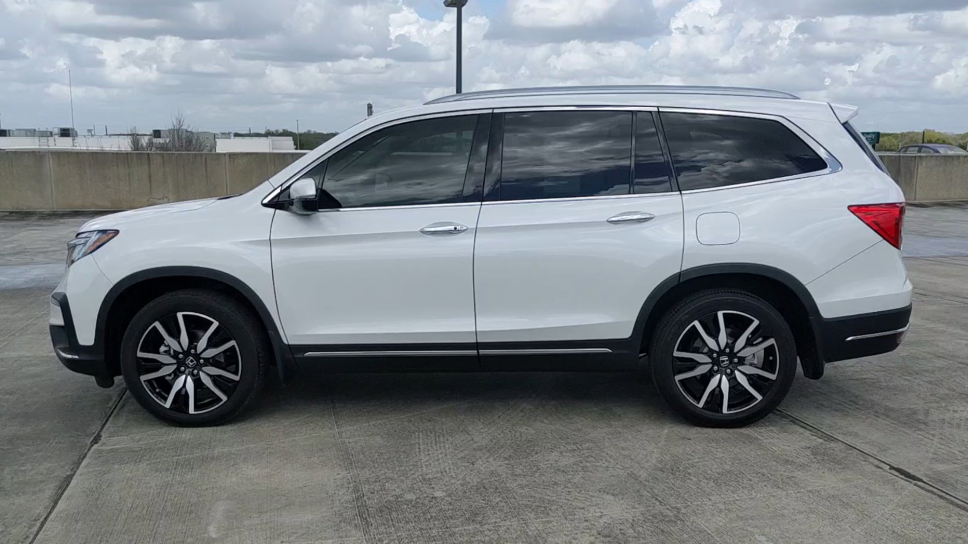 Used 2020 Honda Pilot Touring image 13