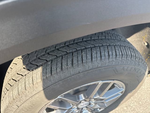 Used 2025 GMC Acadia Elevation AWD/4WD image 25