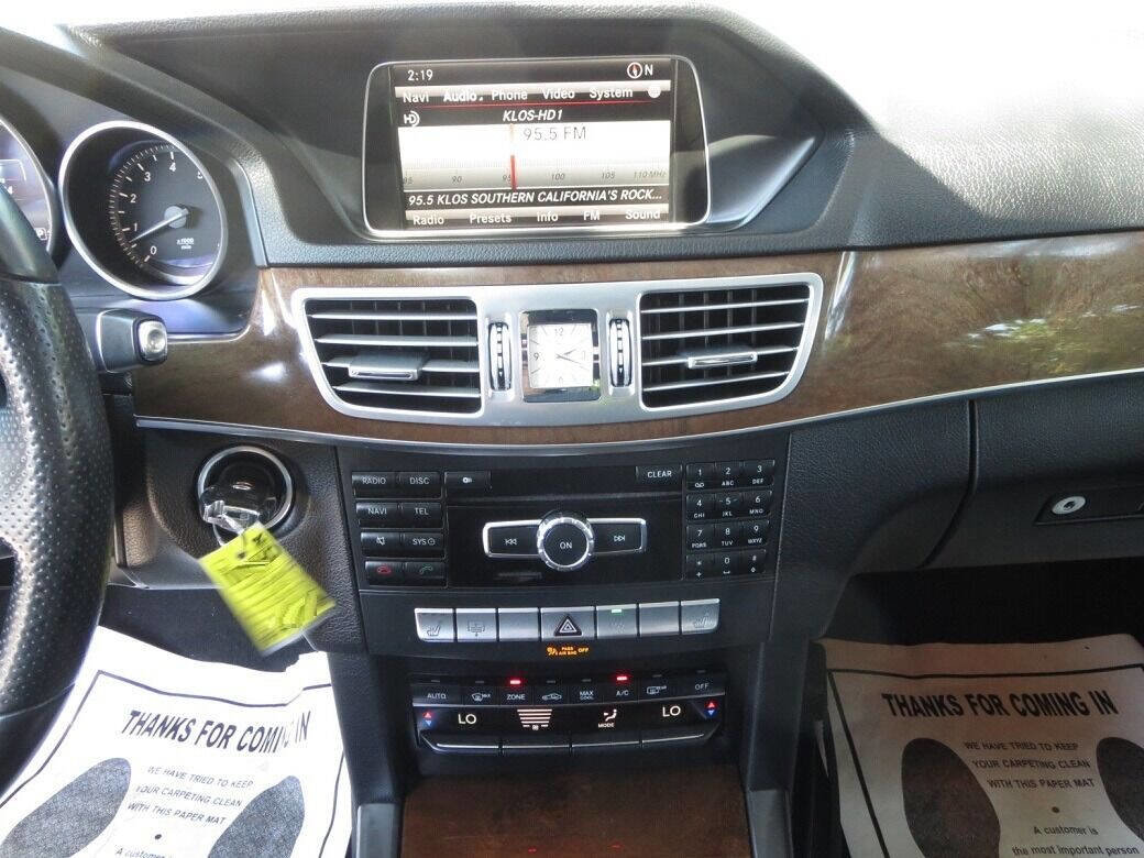 Used 2014 Mercedes-Benz E 350 4MATIC Sedan image 31