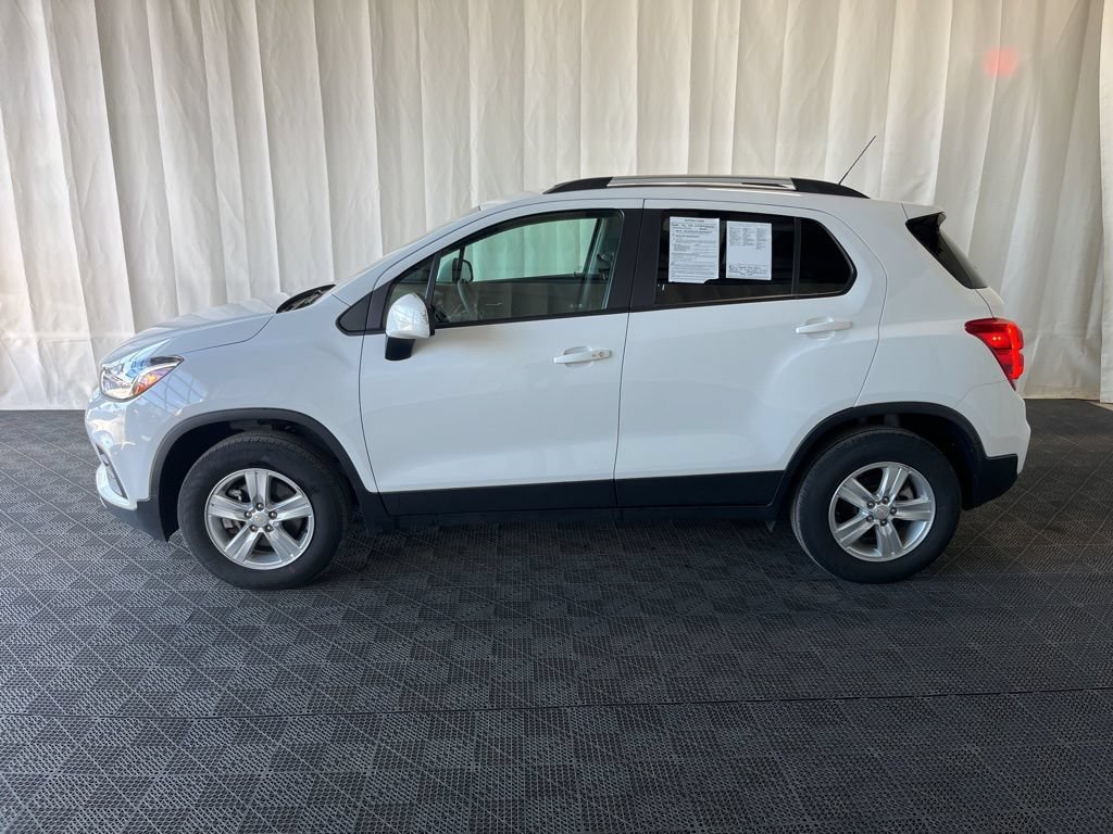 Used 2022 Chevrolet Trax LT w/ LT Convenience Package AWD/4WD image 23