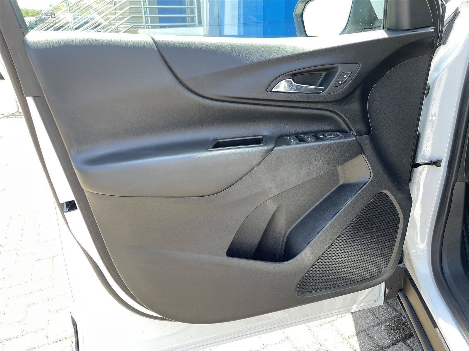 Used 2023 Chevrolet Equinox LT AWD/4WD image 13