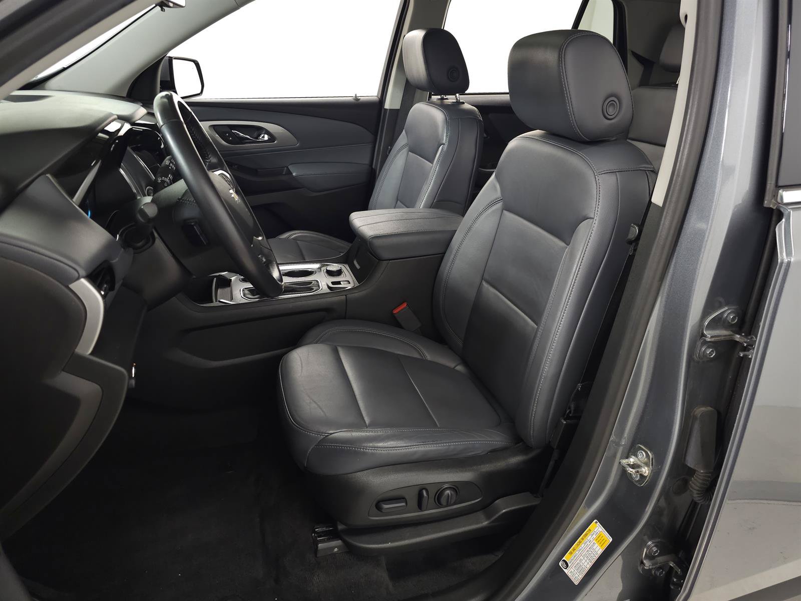 Used 2018 Chevrolet Traverse LT w/ LPO, Floor Liner Package AWD/4WD image 15
