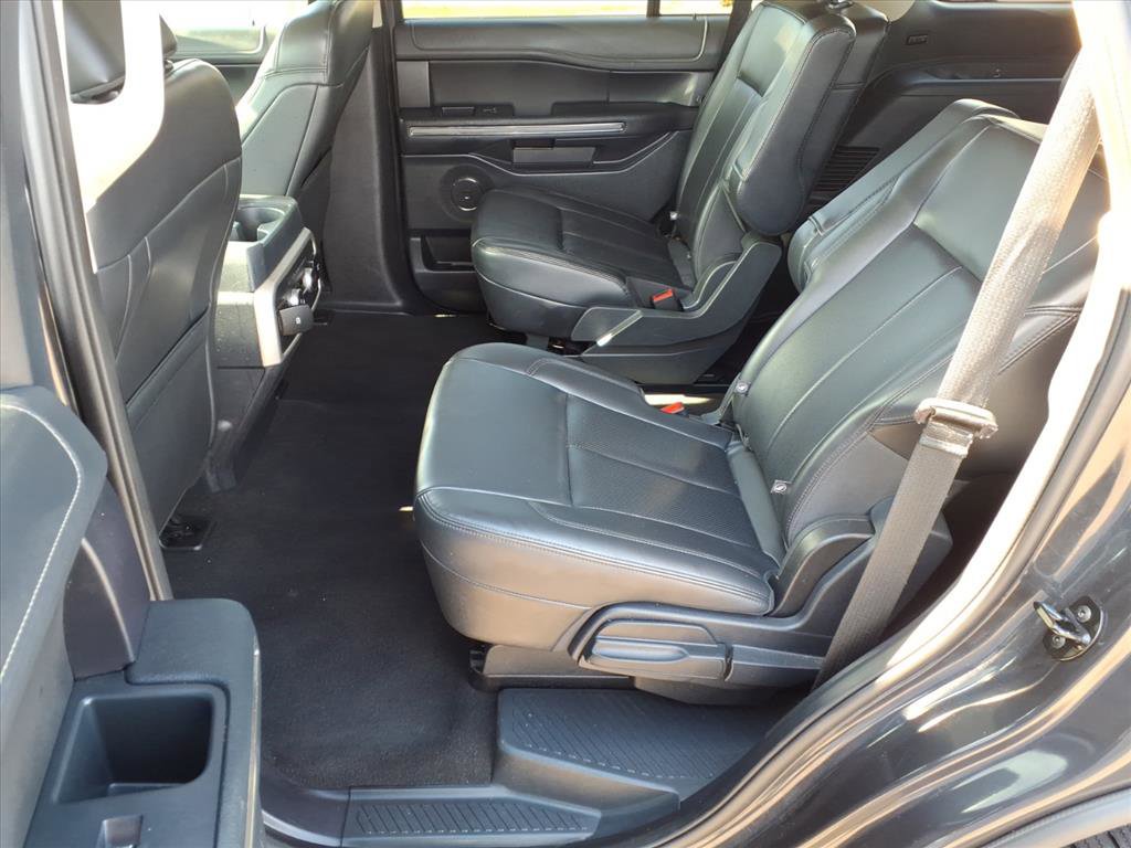 Used 2024 Ford Expedition XLT image 5