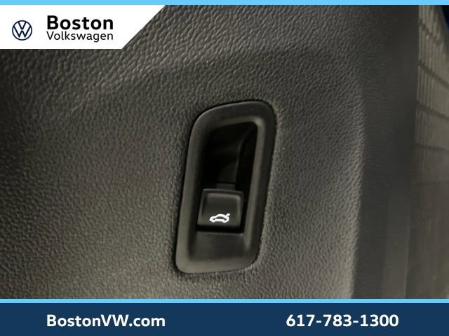 Used 2025 Volkswagen Atlas Cross Sport SE w/ Panoramic Sunroof Package image 30