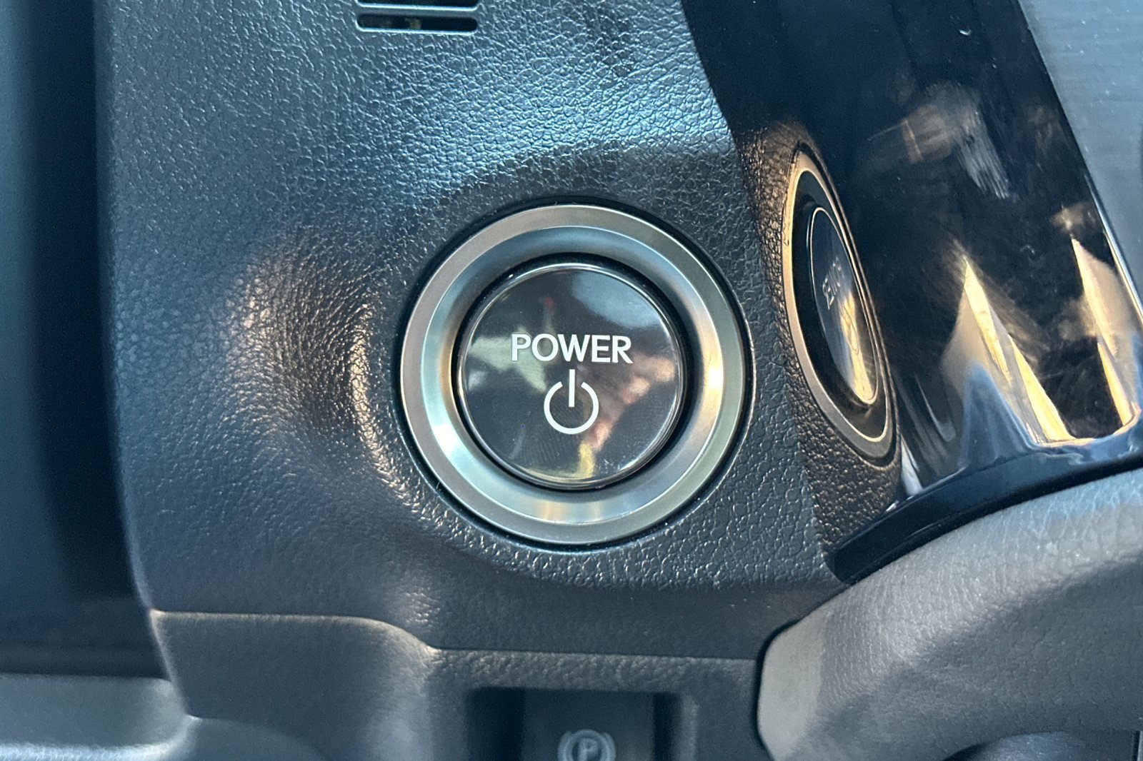 Certified 2025 Lexus ES 300h w/ Premium Package image 32