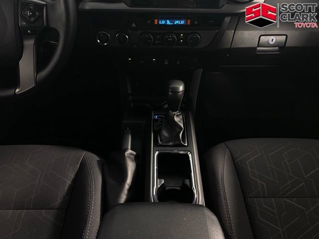 Used 2017 Toyota Tacoma TRD Sport w/ Premium & Technology Package AWD/4WD image 21