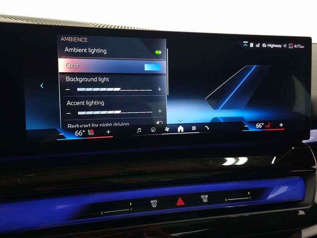 Used 2026 BMW 550e xDrive w/ Premium Package image 22