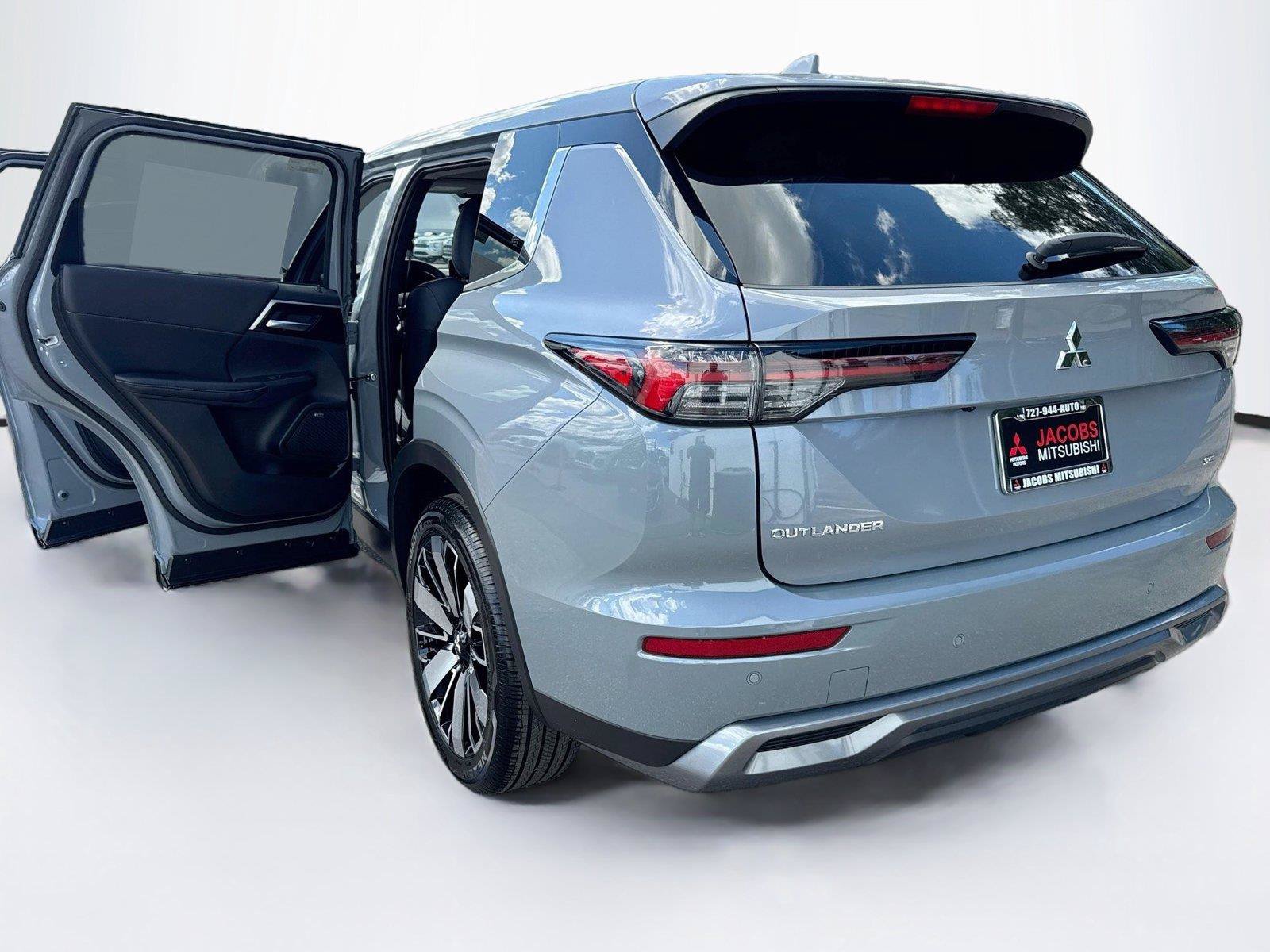 New 2026 Mitsubishi Outlander SE FWD image 38