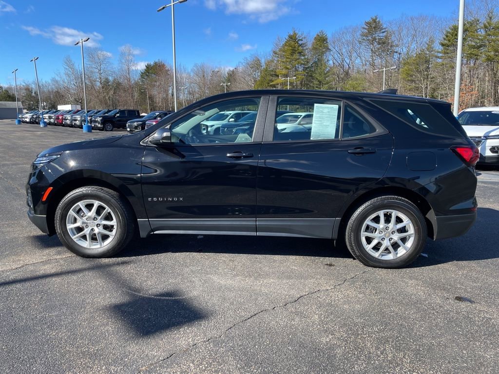 Used 2023 Chevrolet Equinox LS image 3