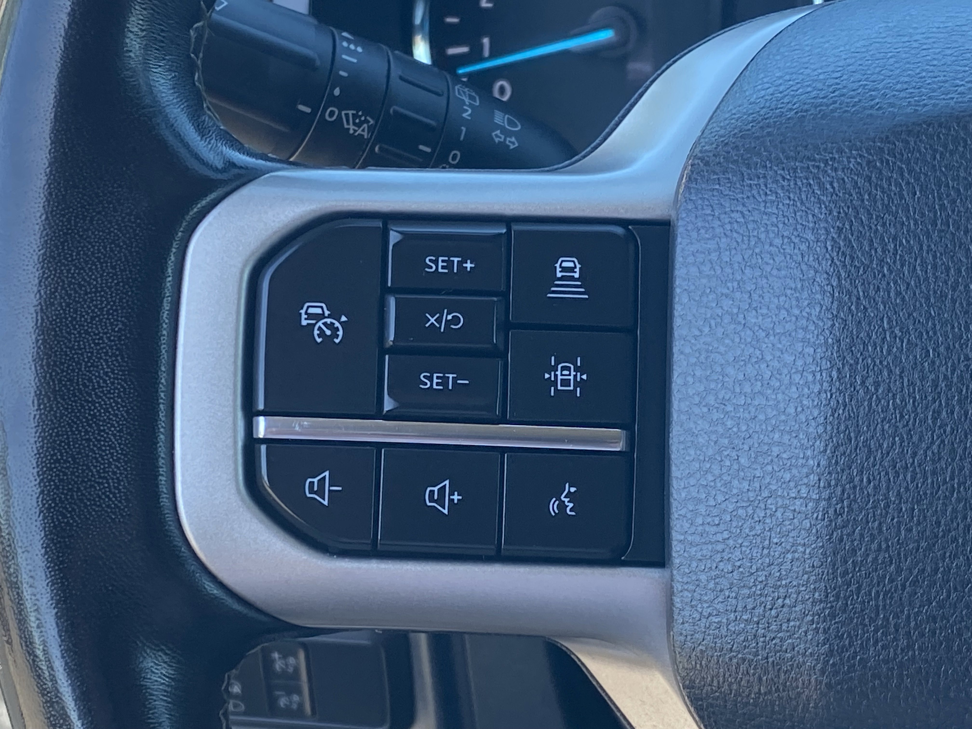 Used 2022 Ford Expedition Limited image 27