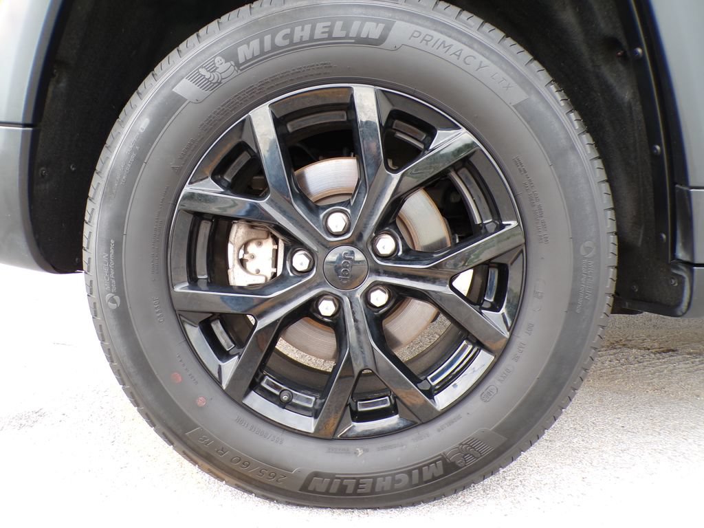Used 2024 Jeep Grand Cherokee Altitude AWD/4WD image 21
