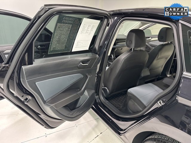 Used 2025 Volkswagen Jetta SE image 22