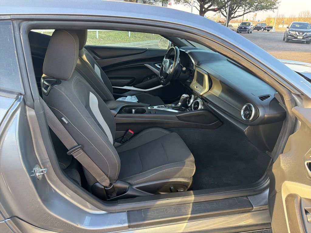 Used 2022 Chevrolet Camaro LT image 31
