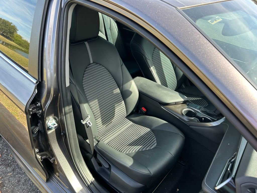 Used 2024 Toyota Camry SE image 15