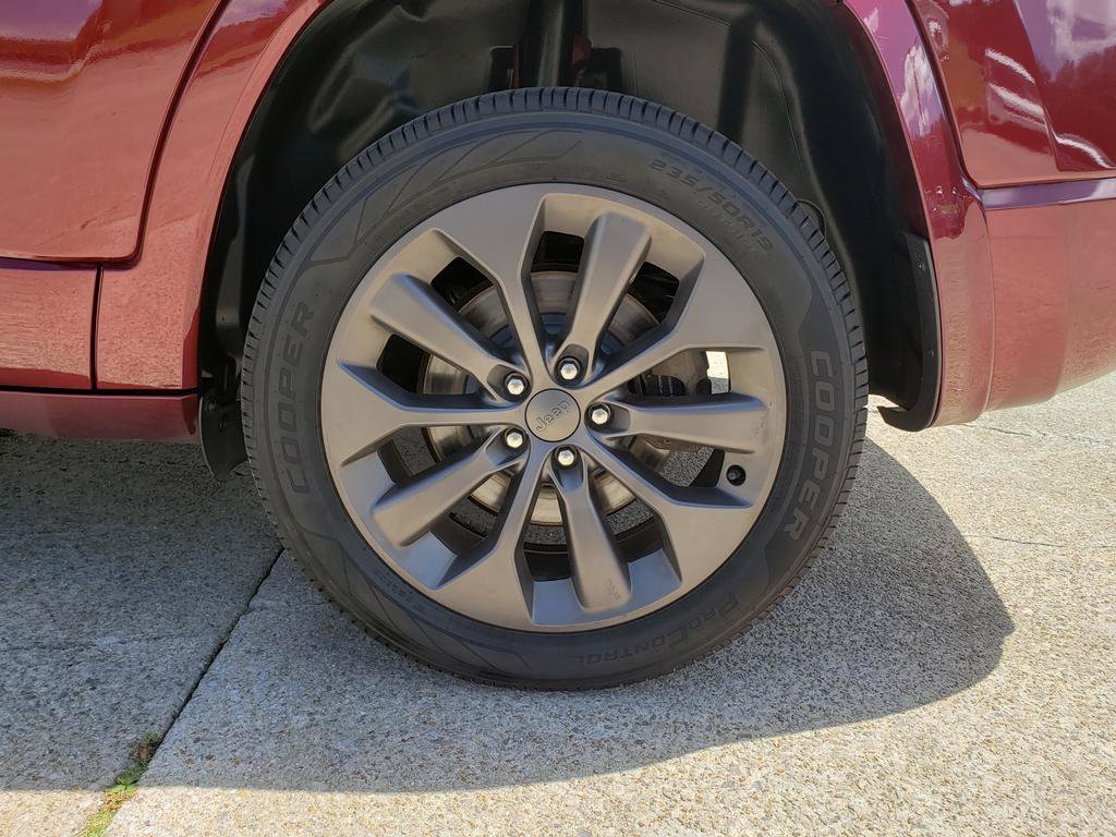 Used 2019 Jeep Cherokee High Altitude AWD/4WD image 11