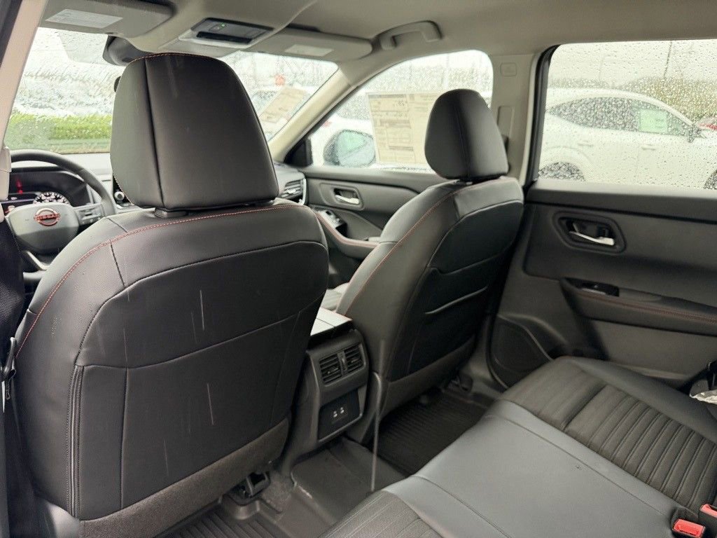 Used 2026 Nissan Rogue SV AWD/4WD image 30