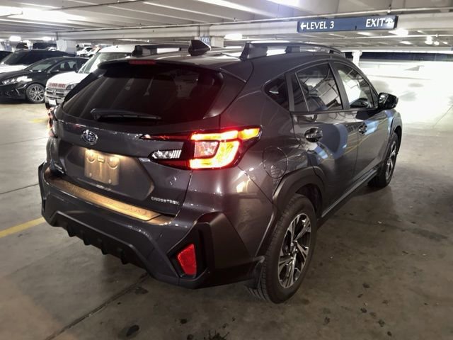 Used 2024 Subaru Crosstrek 2.0i Premium image 3
