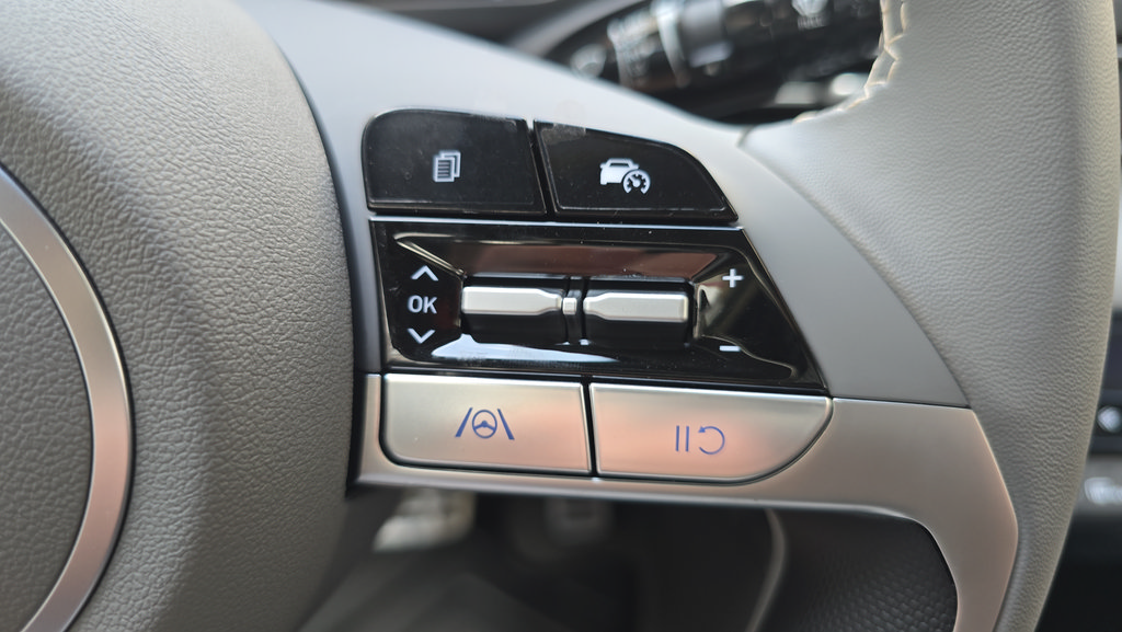 New 2026 Hyundai Elantra Sport FWD image 18