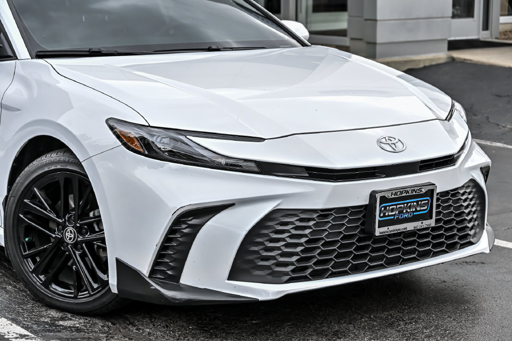 Used 2026 Toyota Camry SE FWD image 2