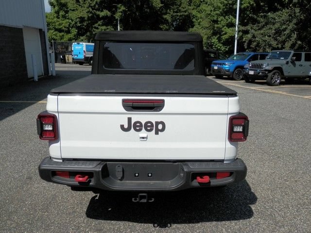 Used 2024 Jeep Gladiator Rubicon w/ Technology Group AWD/4WD image 7
