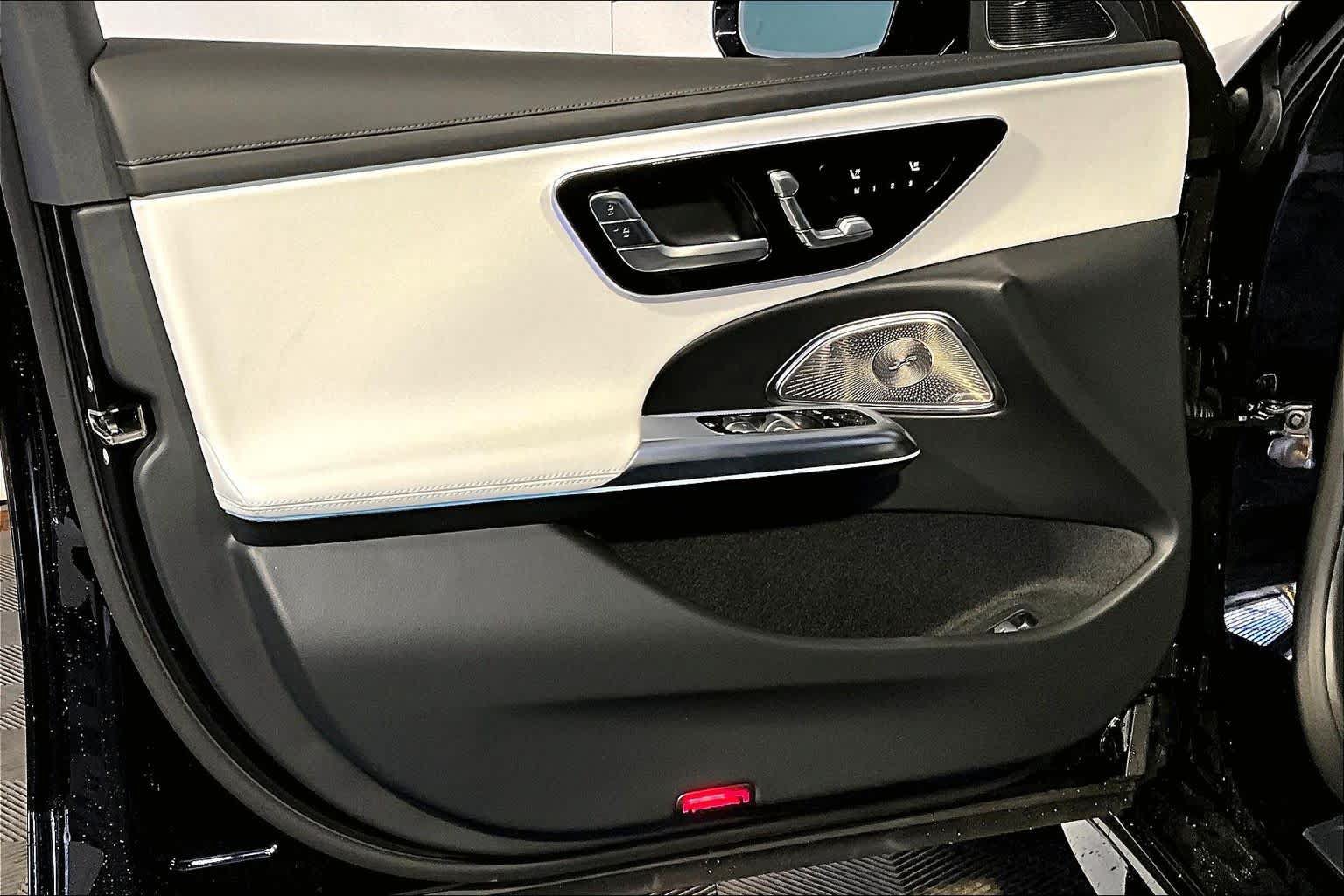 New 2026 Mercedes-Benz E 53 AMG e 4MATIC Sedan image 11