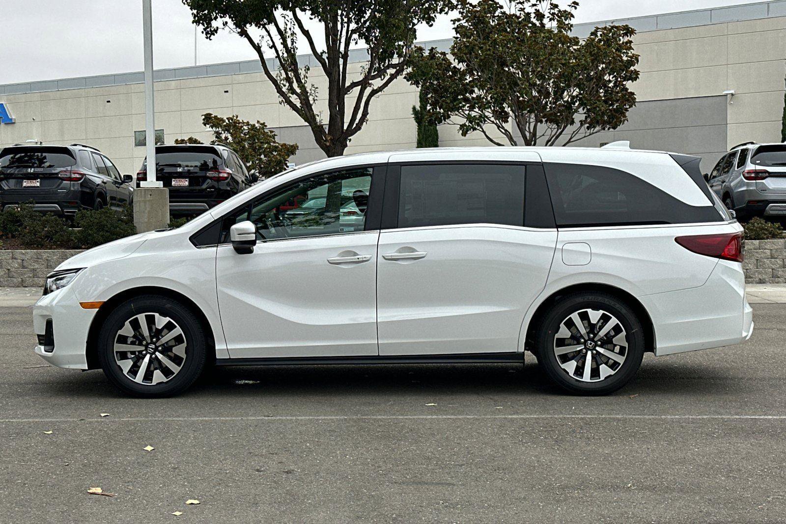 New 2026 Honda Odyssey EX-L image 7