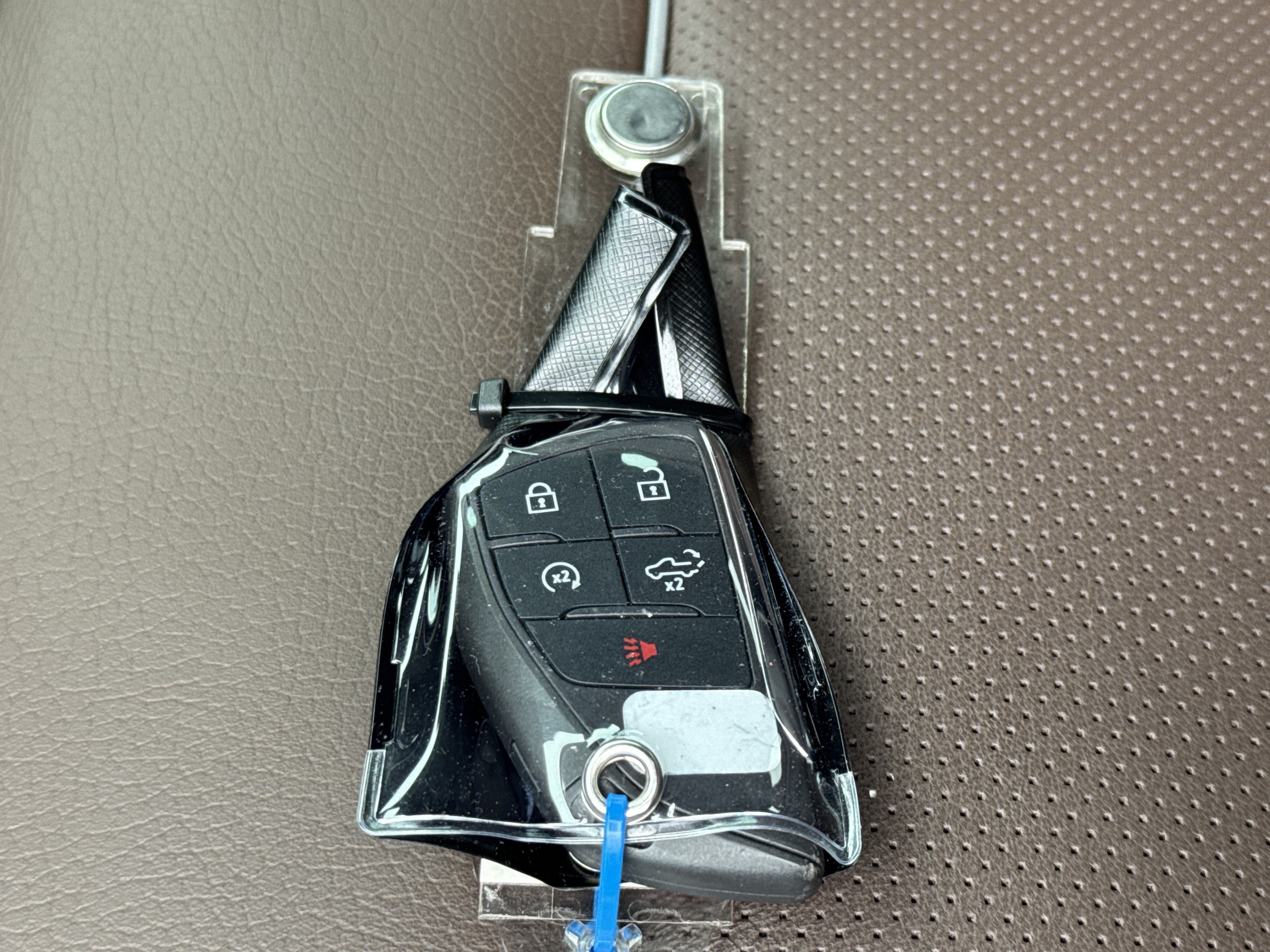 Used 2024 GMC Sierra 2500 Denali w/ Denali Reserve Package AWD/4WD image 37