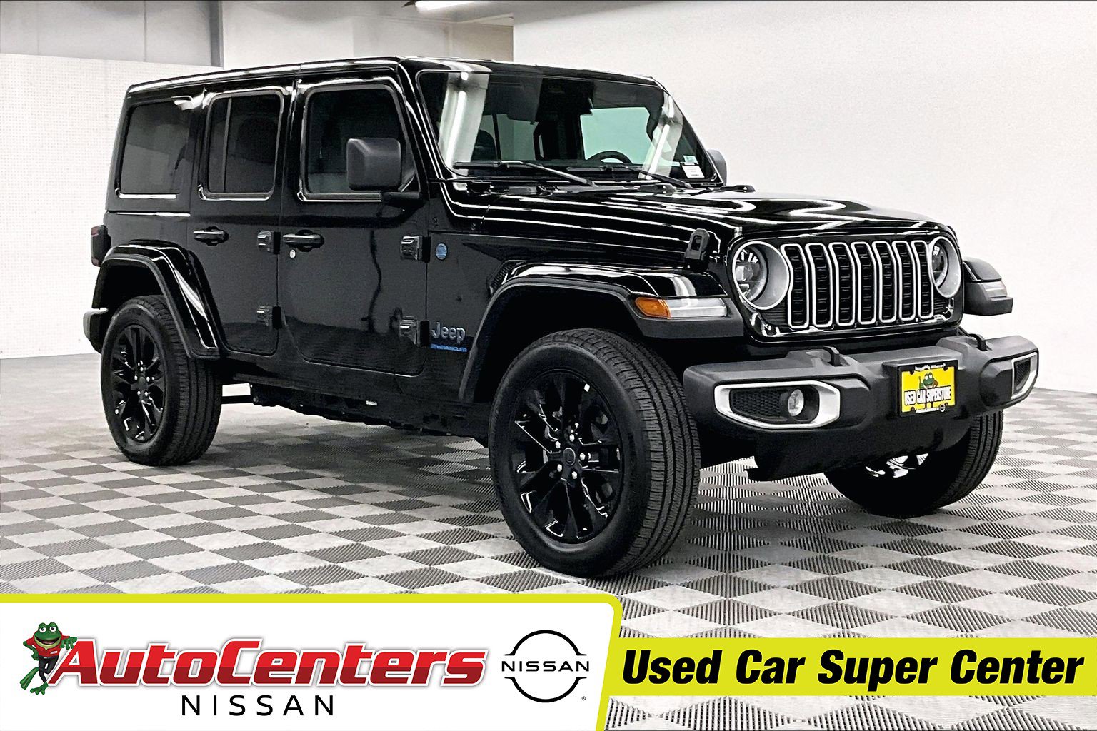 Used 2025 Jeep Wrangler Unlimited Sahara w/ Safety Group AWD/4WD image 1