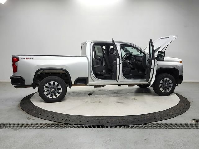 Used 2023 Chevrolet Silverado 2500 Custom w/ Custom Convenience Package AWD/4WD image 16
