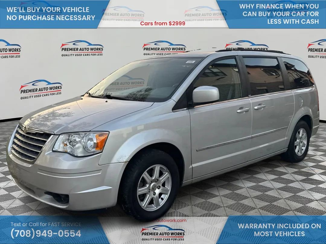 Used 2010 Chrysler Town & Country Touring w/ Trailer Tow Group