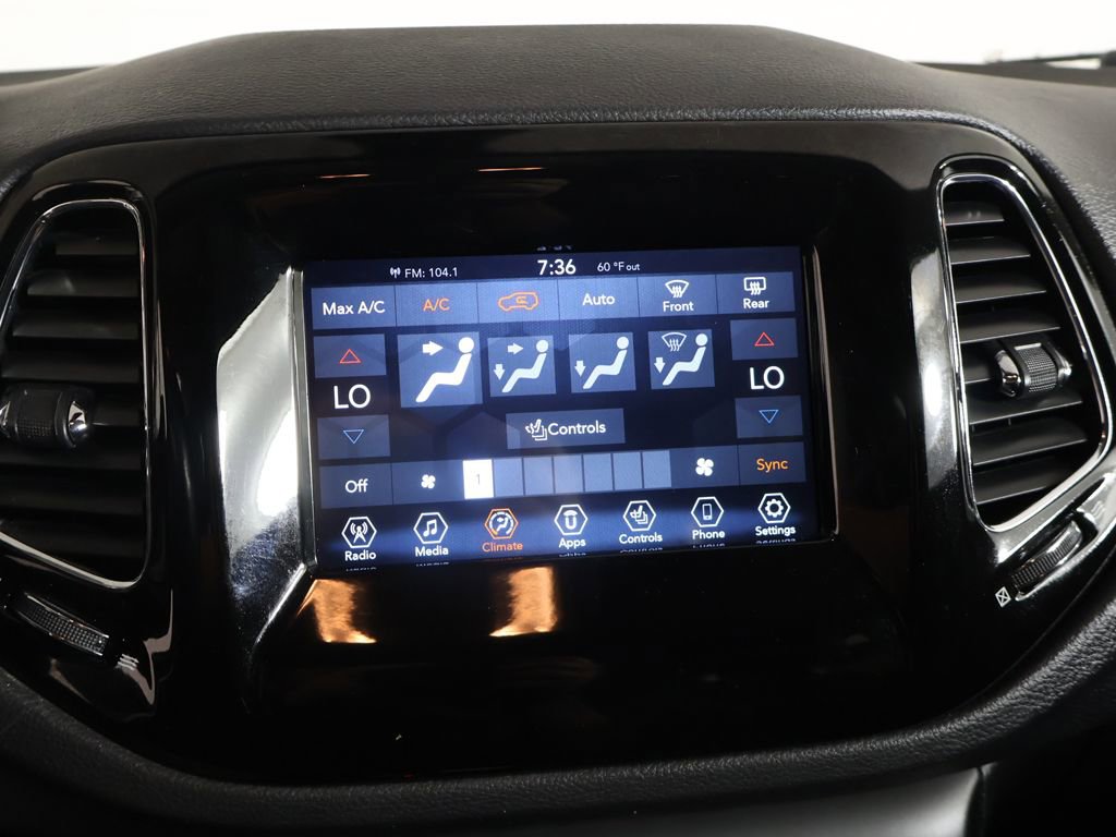 Used 2020 Jeep Compass Latitude AWD/4WD image 37